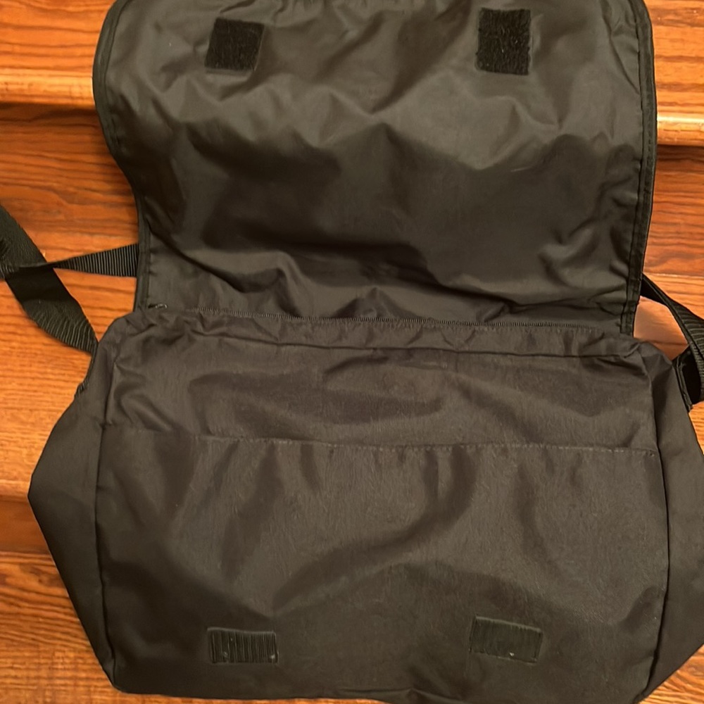 Puma Bag - Picture 3 of 4